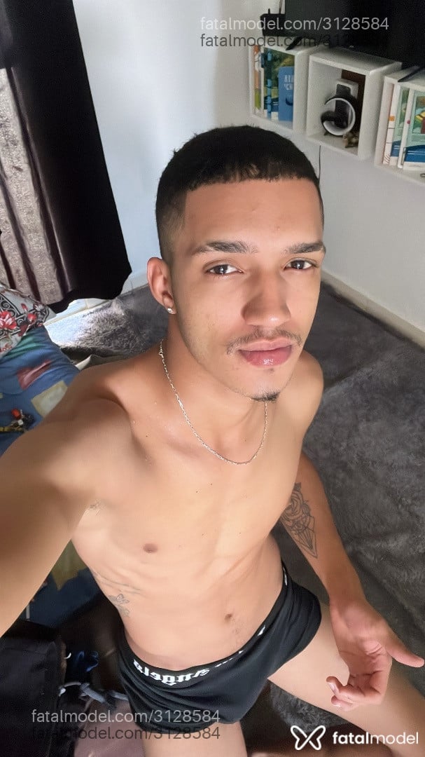 Acompanhante homem morena (o) de olhos castanhos em Rio das Ostras Acompanhante homem morena (o) de olhos castanhos em Rio das Ostras - Magrinhosillva