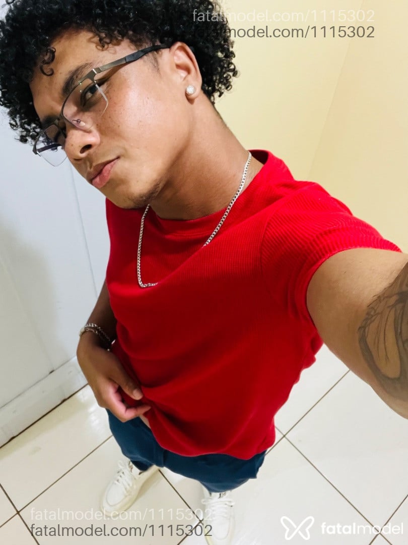 Acompanhante homem com cabelo castanho de olhos mel em Chapecó Acompanhante homem com cabelo castanho de olhos mel em Chapecó - Rafael