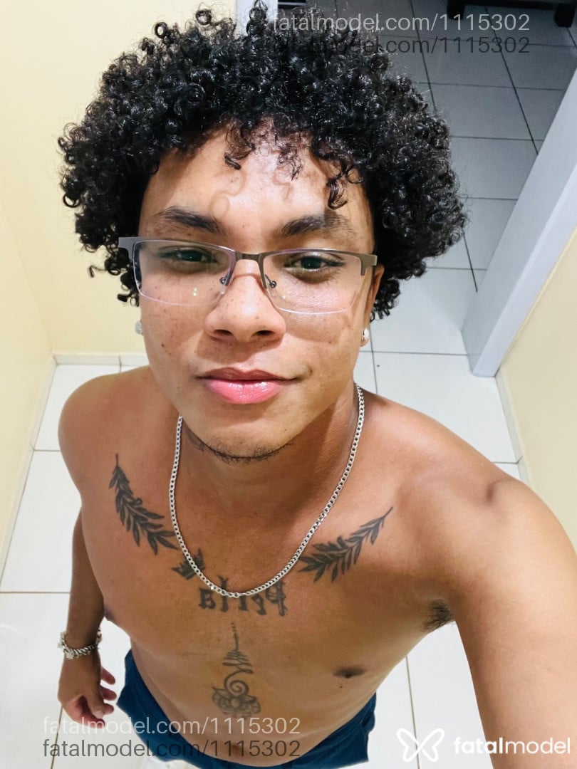 Acompanhante homem com cabelo castanho de olhos mel em Chapecó Acompanhante homem com cabelo castanho de olhos mel em Chapecó - Rafael