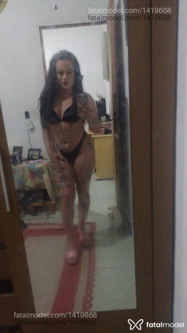 Acompanhante mulher trans loira (o) de olhos castanhos em Guaratinguetá - Baixinhadoprazeres