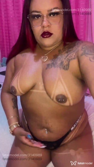 Acompanhante mulher ruiva (o) de olhos castanhos em Porto Velho - Uvinha