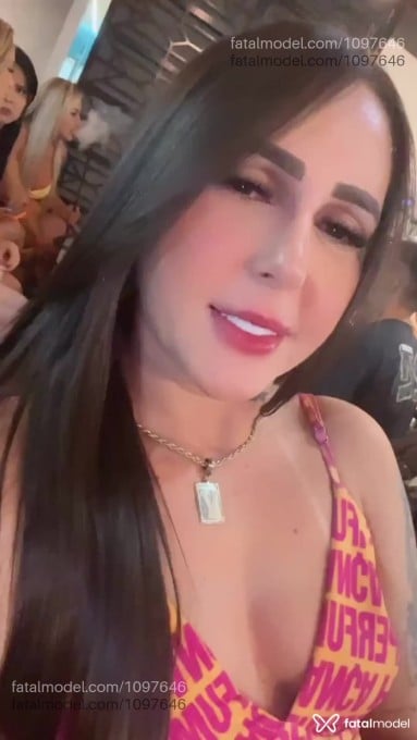 Acompanhante mulher com cabelo castanho de olhos castanhos - Isadora martins Acompanhante mulher com cabelo castanho de olhos castanhos - Isadora martins