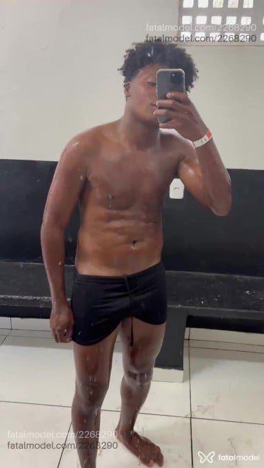 Acompanhante homem morena (o) de olhos pretos em São Paulo Acompanhante homem morena (o) de olhos pretos em São Paulo - Eusougv