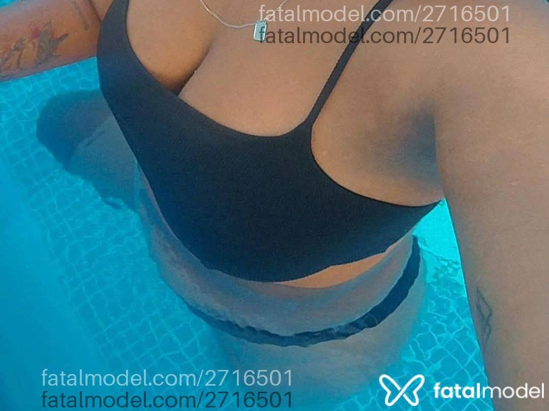 Acompanhante mulher morena (o) de olhos pretos em Navegantes Acompanhante mulher morena (o) de olhos pretos em Navegantes - Jambo