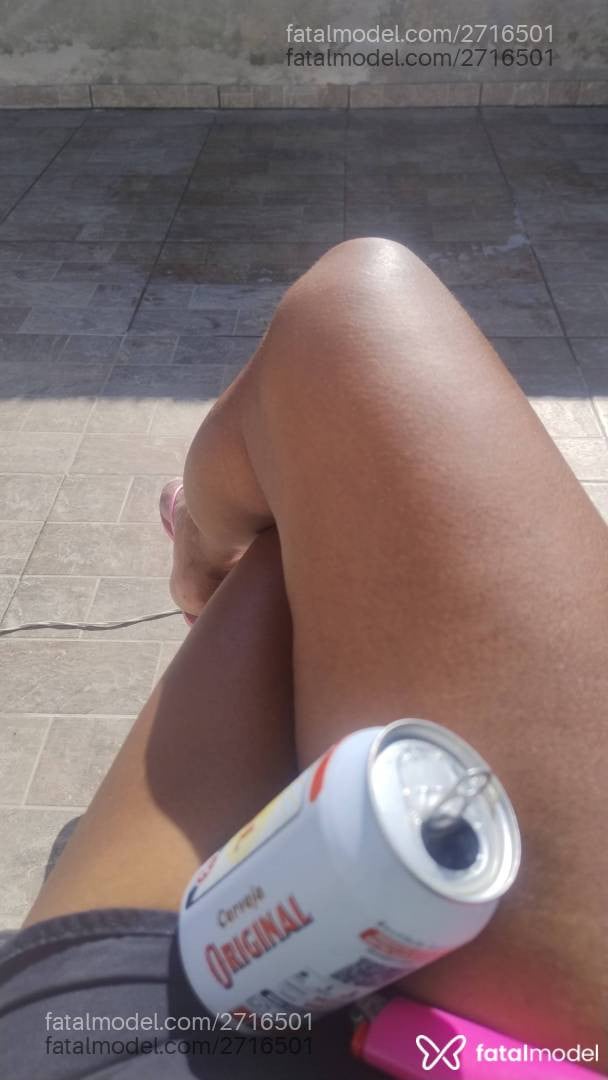Acompanhante mulher morena (o) de olhos pretos em Navegantes Acompanhante mulher morena (o) de olhos pretos em Navegantes - Jambo