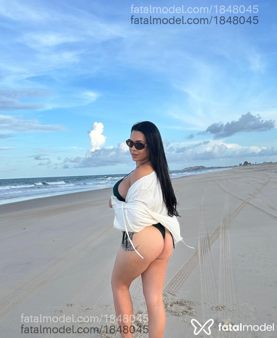 Acompanhante mulher trans com cabelo castanho de olhos mel em Pacajus - Grazielly Medeiros