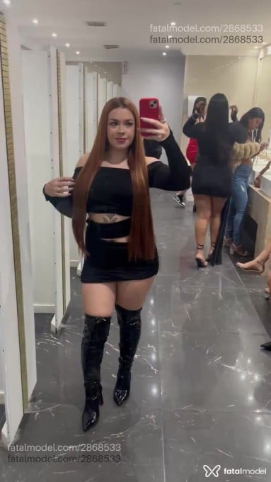 Acompanhante mulher ruiva (o) de olhos castanhos em Brusque - Bella