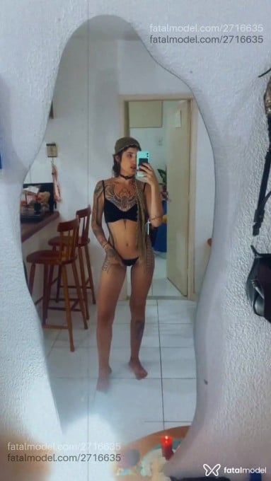 Acompanhante mulher morena (o) de olhos mel em Rio de Janeiro Acompanhante mulher morena (o) de olhos mel em Rio de Janeiro - Triix