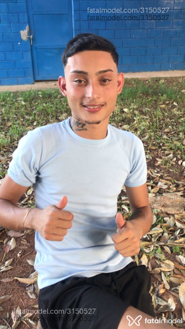 Acompanhante homem morena (o) de olhos mel em Leme Acompanhante homem morena (o) de olhos mel em Leme - Luis Perentel
