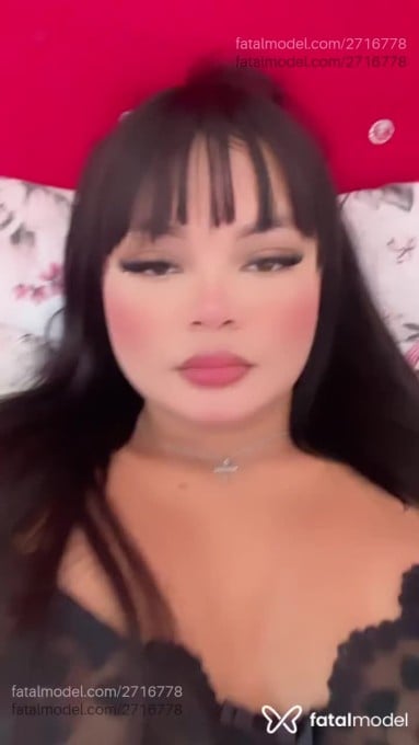 Acompanhante mulher morena (o) de olhos mel - Sayuri Akemi