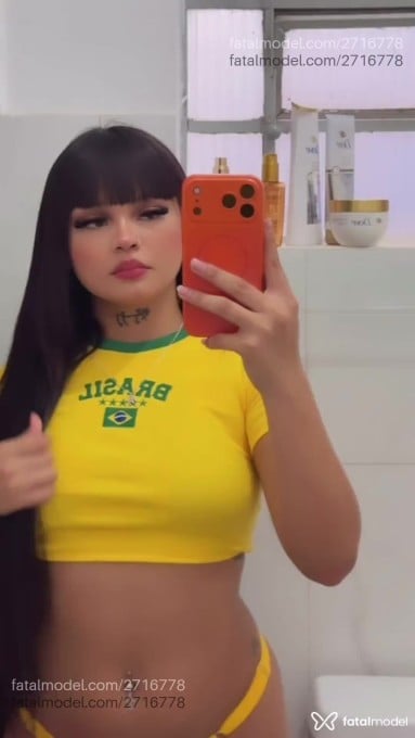 Acompanhante mulher morena (o) de olhos mel - Sayuri Akemi