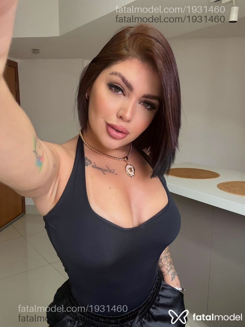 Acompanhante mulher morena (o) de olhos verdes em Goiânia Acompanhante mulher morena (o) de olhos verdes em Goiânia - Tayna