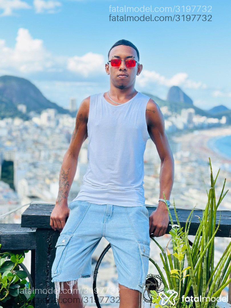 Acompanhante homem morena (o) de olhos pretos em São Paulo Acompanhante homem morena (o) de olhos pretos em São Paulo - Baiano Dotadoo