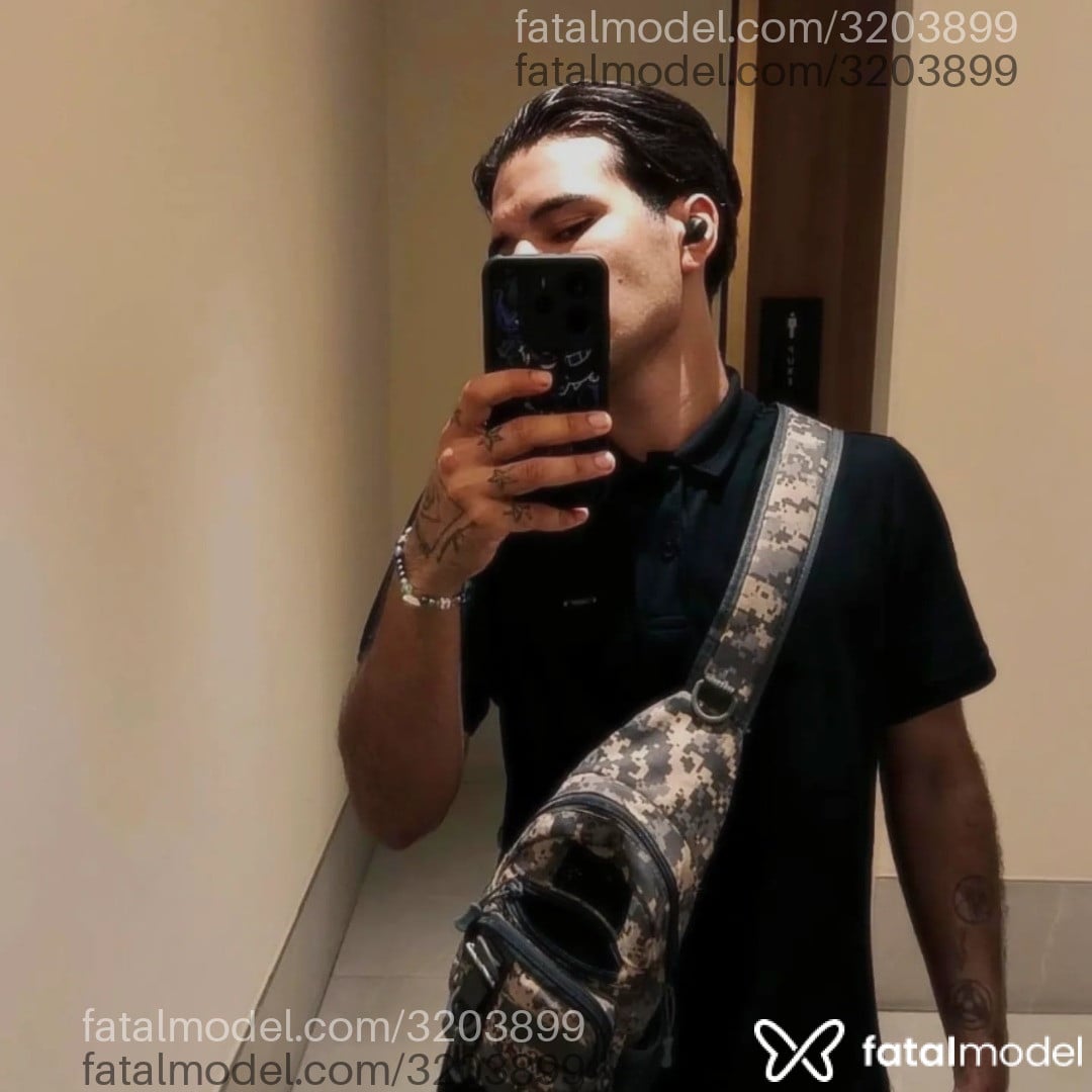 Acompanhante homem com cabelo castanho de olhos castanhos em Virtual - Nagalli