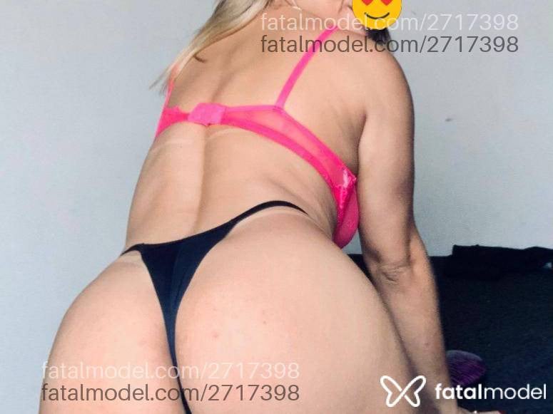 Acompanhante mulher loira (o) de olhos castanhos em São José Acompanhante mulher loira (o) de olhos castanhos em São José - Talita