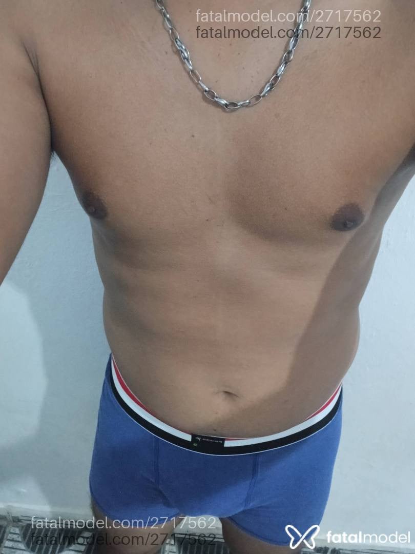 Acompanhante homem com cabelo castanho de olhos pretos - Neres Acompanhante homem com cabelo castanho de olhos pretos - Neres