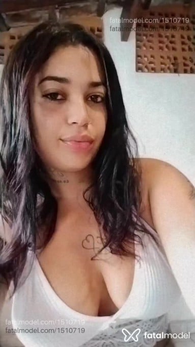 Acompanhante mulher morena (o) de olhos castanhos em Ubatuba - Valentina