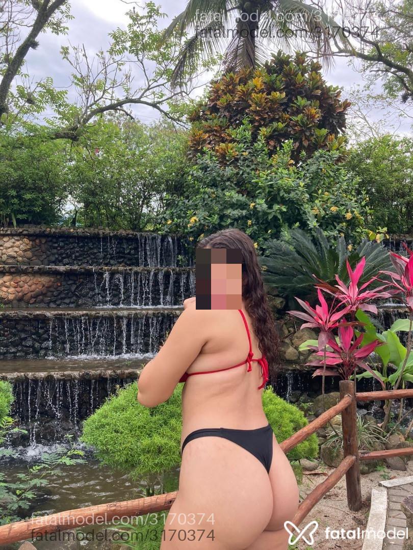 Acompanhante mulher com cabelo castanho de olhos verdes em Niterói Acompanhante mulher com cabelo castanho de olhos verdes em Niterói - Camila Duarte