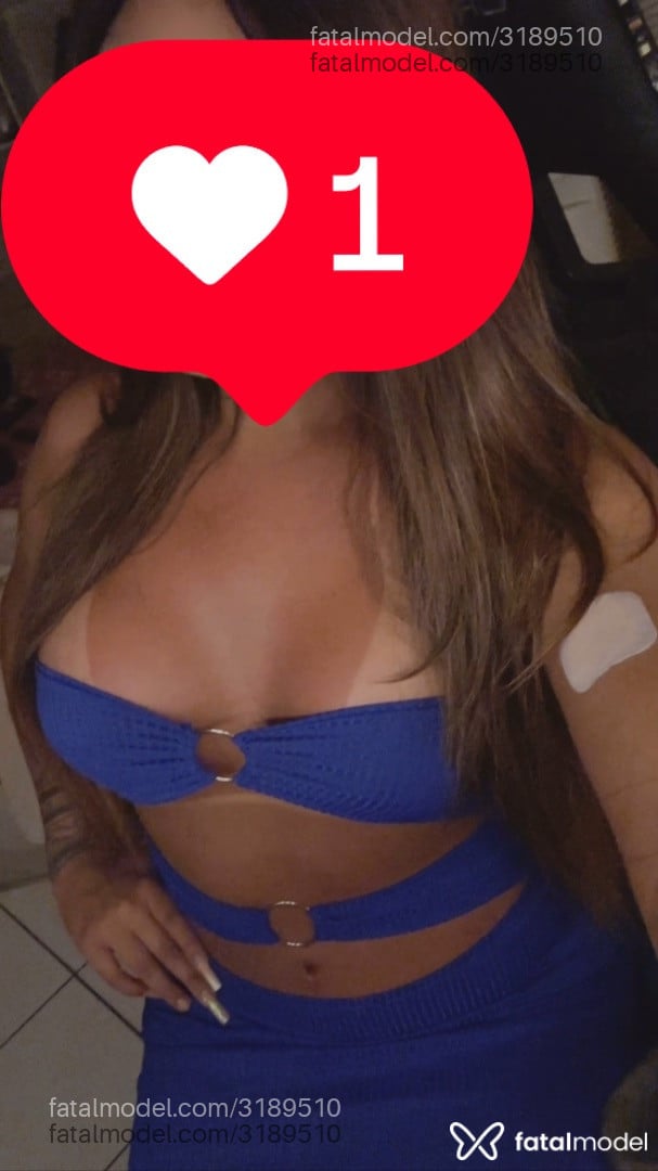 Acompanhante mulher trans com cabelo castanho de olhos cinza em Rio de Janeiro - Lana Reis