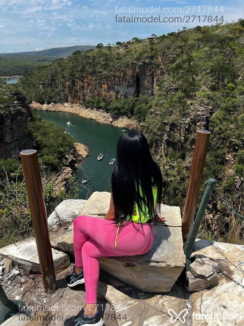 Acompanhante mulher morena (o) de olhos castanhos em Barbacena - Lua Bittencourt