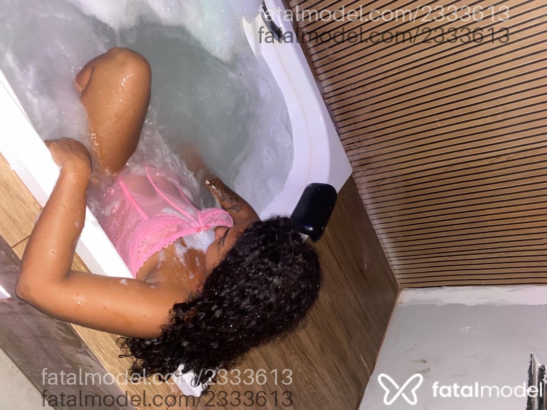 Acompanhante mulher morena (o) de olhos castanhos em Itaboraí - Mariana