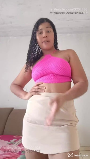 Acompanhante mulher morena (o) de olhos pretos em Virtual Acompanhante mulher morena (o) de olhos pretos em Virtual - Carolzinha