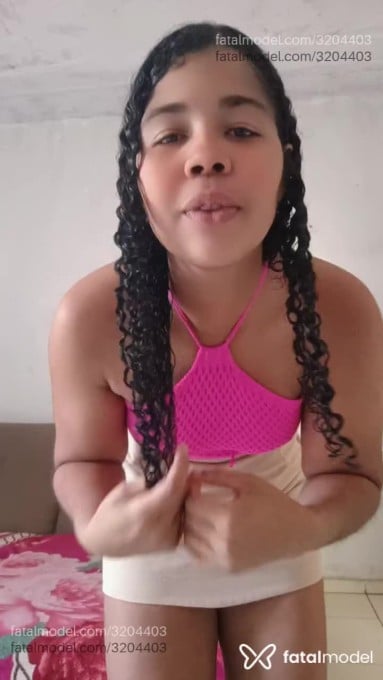 Acompanhante mulher morena (o) de olhos pretos em Virtual Acompanhante mulher morena (o) de olhos pretos em Virtual - Carolzinha