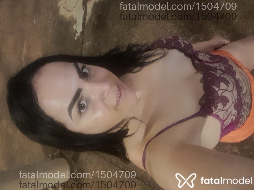 Acompanhante mulher trans morena (o) de olhos castanhos em Três Lagoas - Rafaela