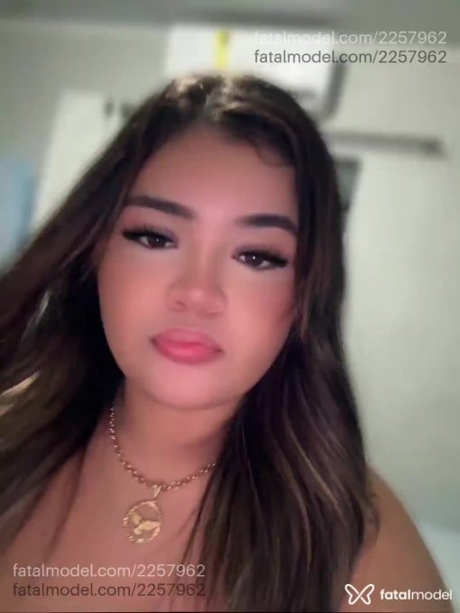 Acompanhante mulher morena (o) de olhos castanhos - Malu Acompanhante mulher morena (o) de olhos castanhos - Malu