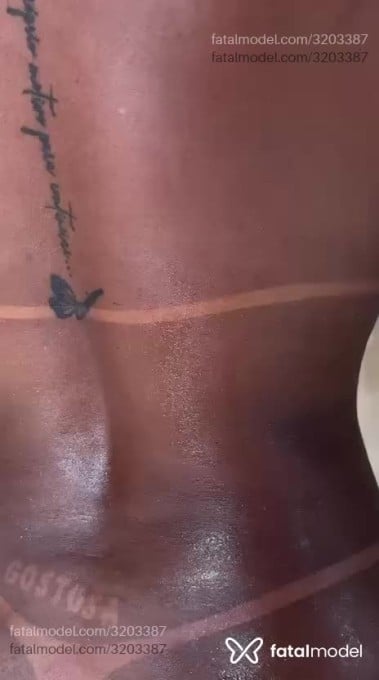 Acompanhante mulher morena (o) de olhos pretos - Morena