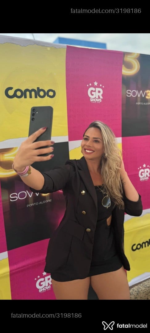 Acompanhante mulher loira (o) de olhos castanhos em Saquarema - Dany