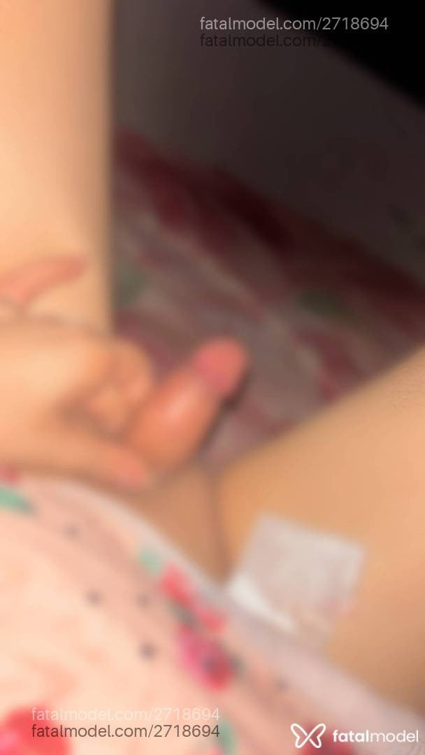 Acompanhante mulher trans ruiva (o) de olhos castanhos - Ana julia