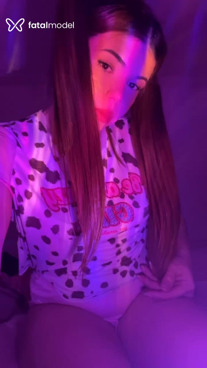 Acompanhante mulher trans ruiva (o) de olhos castanhos - Ana julia