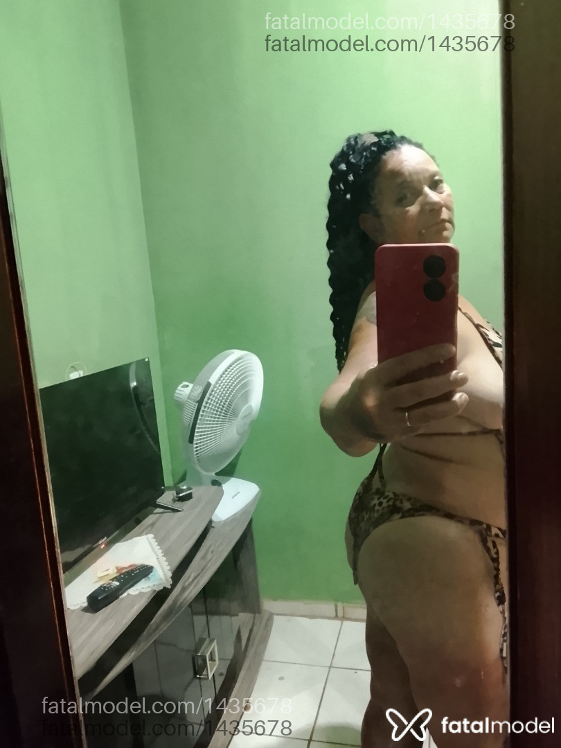Acompanhante mulher com cabelo colorido de olhos pretos em Batayporã - Katia