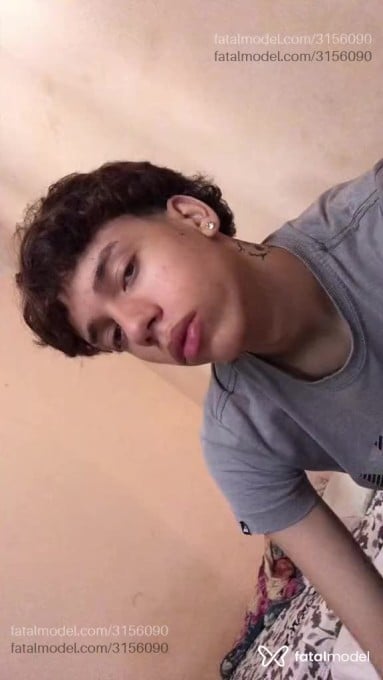 Acompanhante homem com cabelo castanho de olhos verdes em Virtual Acompanhante homem com cabelo castanho de olhos verdes em Virtual - Alves