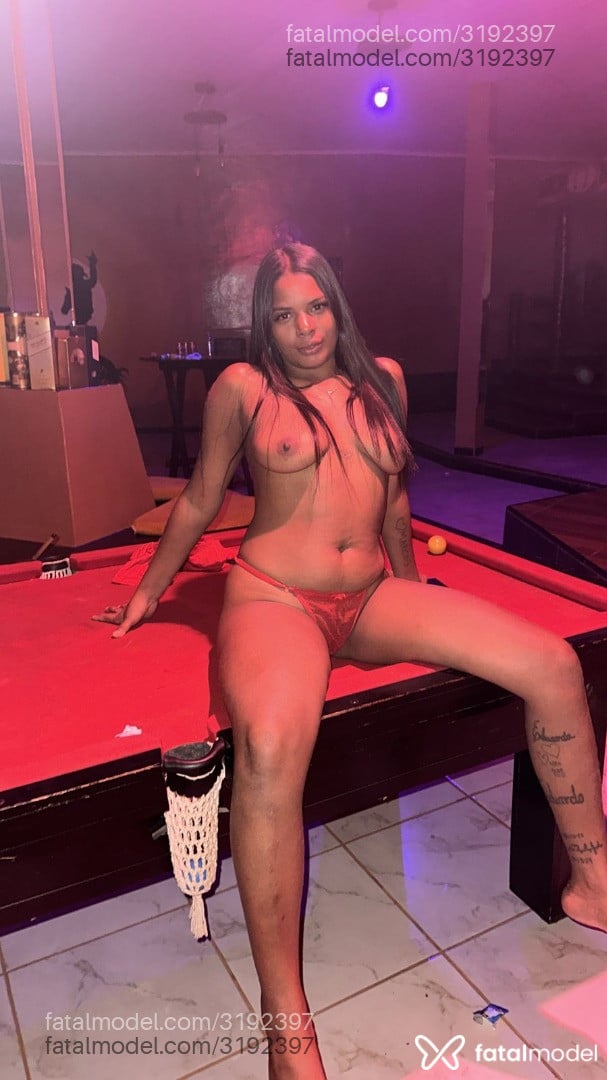 Acompanhante mulher morena (o) de olhos castanhos - Lorena