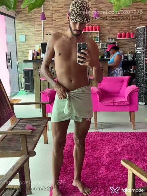 Acompanhante homem com cabelo castanho de olhos castanhos em Araucária Acompanhante homem com cabelo castanho de olhos castanhos em Araucária - Junior Ferna