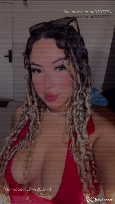 Acompanhante mulher loira (o) de olhos pretos em Volta Redonda - Camila