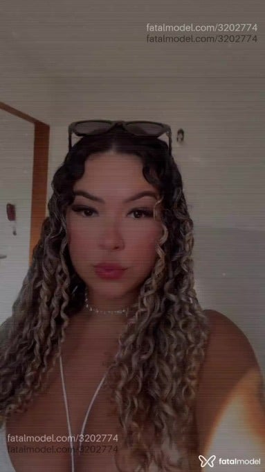Acompanhante mulher loira (o) de olhos pretos em Volta Redonda - Camila