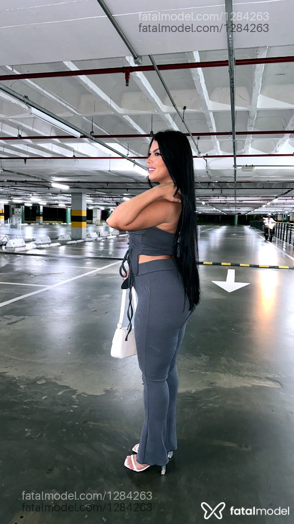 Acompanhante mulher morena (o) de olhos pretos - Karol Acompanhante mulher morena (o) de olhos pretos - Karol
