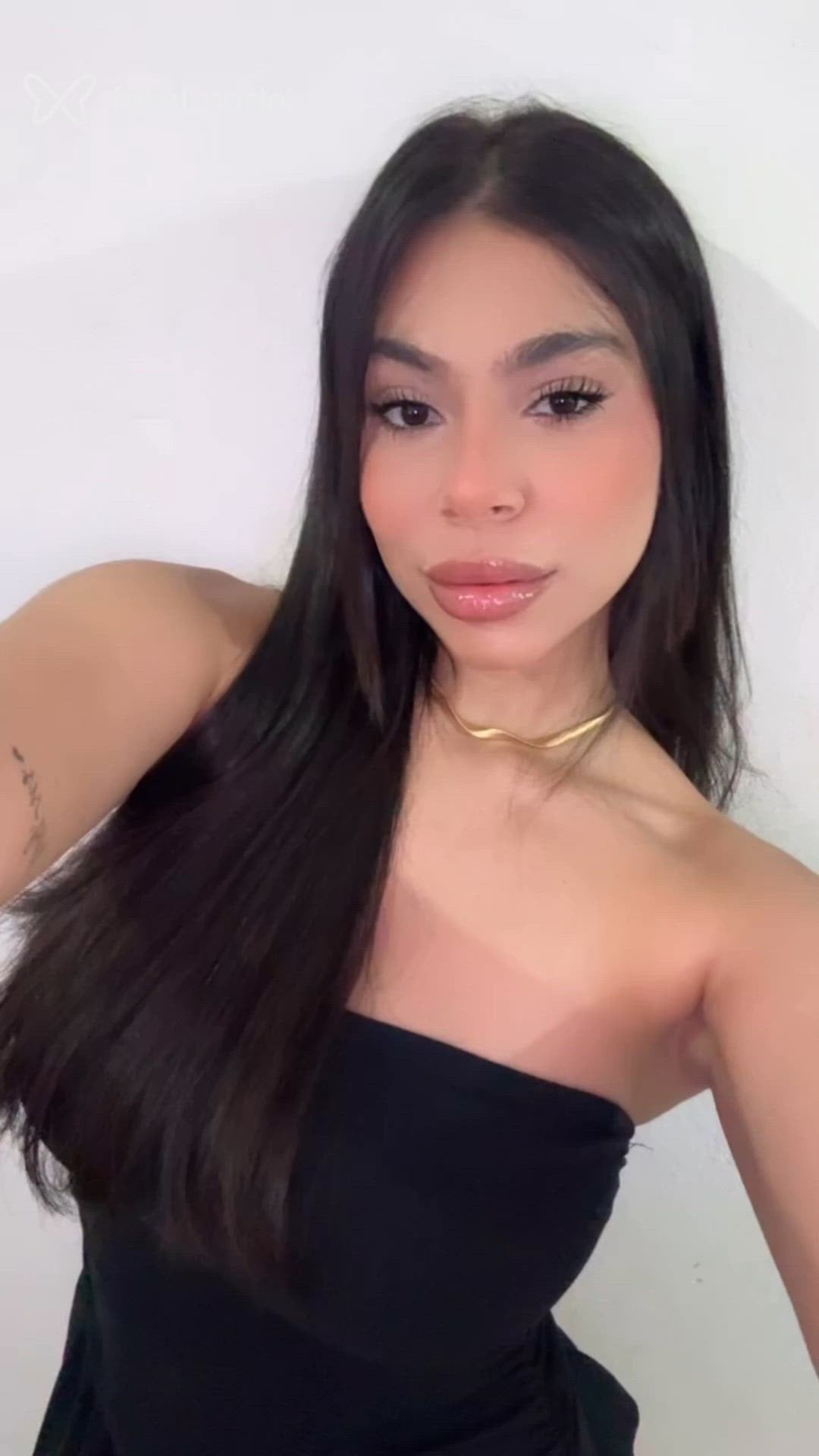 Acompanhante mulher morena (o) de olhos castanhos - Alice
