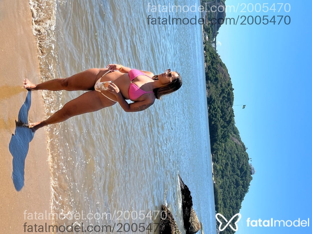 Acompanhante mulher morena (o) de olhos mel - Nandinha Acompanhante mulher morena (o) de olhos mel - Nandinha