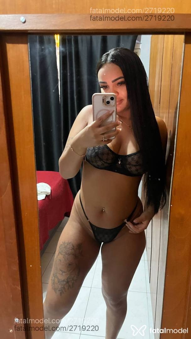 Acompanhante mulher morena (o) de olhos verdes em Piumhi - Kelly
