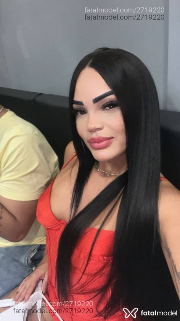 Acompanhante mulher morena (o) de olhos verdes em Piumhi - Kelly