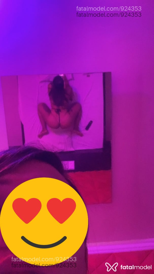 Acompanhante travesti com cabelo colorido de olhos castanhos em Linhares - Ketelyn Snoow