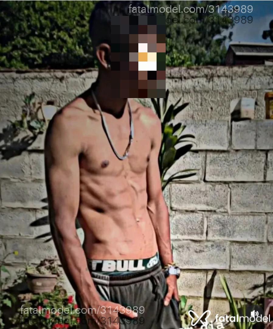 Acompanhante homem morena (o) de olhos castanhos em Ponta Grossa - Cheiffer