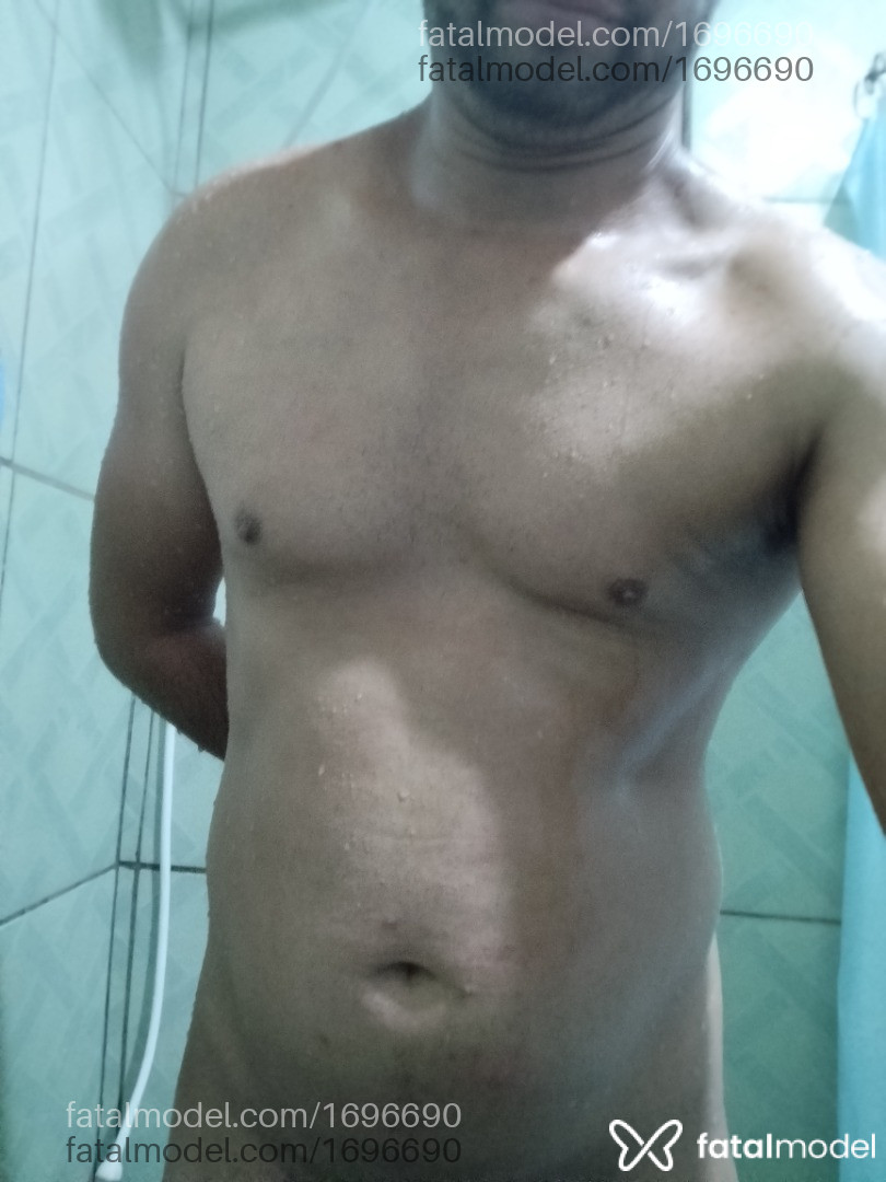 Acompanhante homem morena (o) de olhos castanhos em Virtual - Bruno Felipe