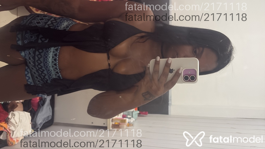 Acompanhante mulher morena (o) de olhos castanhos em Caratinga Acompanhante mulher morena (o) de olhos castanhos em Caratinga - Rayalla