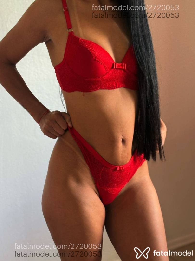 Acompanhante mulher morena (o) de olhos pretos - Gabriela