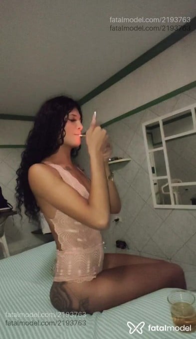 Acompanhante mulher trans morena (o) de olhos castanhos em Agrestina - Eumariaevellynreal